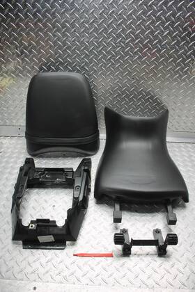 Bmw 2206781 2004 R1150r Rockster Abs Front/rear Seat Saddle With Brackets