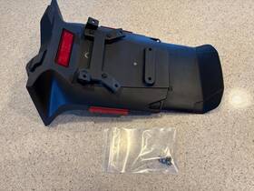 7709493 Bmw 2018 K1600 Gtl Rear Mud Flap / Fender And License Plate Bracket Led Lights