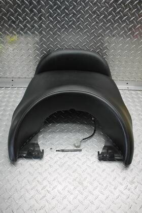 7813449 Bmw 2003 K1200lt Heated Rear Seat Saddle Button Is On The Bottom