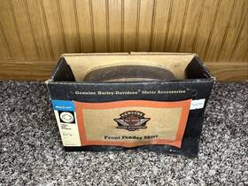 59147-96 Harley-davidson Oem Front Fender Skirt No Hardware With Beat-up Box