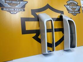 59501028 Harley-davidson Oem 2024 Road Street Glide Rear Fender Light Trim White Onyx Pearl