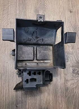 50325-mal-60000 Honda 50325-mal-600 1995 - 1998 98 Cbr600f3 Oem Battery Box Black W Bolts Used
