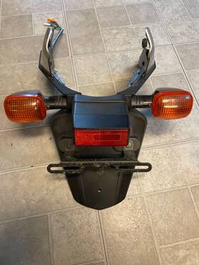 80100-mee-670 Honda 03-04 Cbr600rr Cbr 600 Rr Oem Rear Back Fender Mud Guard Turn Signal