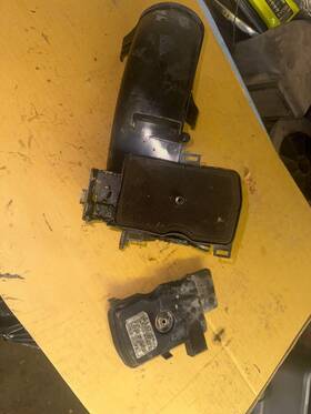 80101-gk8-000 Honda 84 85 86 Spree Nq- 50 Air Box Rear Fender