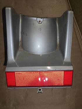 80102-mg9-770 Honda 1984 - 1987 Gl1200 Goldwing Middle Rear Fender A