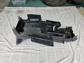 80105mcj000 Honda 98 99 Oem Cbr900rr Rear Fender Undertray Battery Box Tail Piece Mudguard