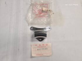 80107-310-010 Honda 1969-1970 Sl350 Rear Fender Mount Oem Nice