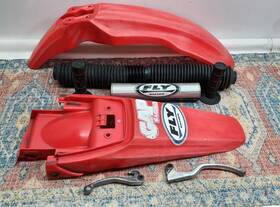 17555-kpt-870za Honda Crf230 Used Fenders Fork Boots Levers For 04 Crf230f New Fly Pad And Scott Grips