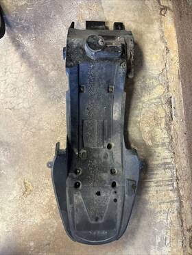 35022-0093 Kawasaki 06 Ninja Zx1400 Rear Back Tail Under Fender Battery Tray Oem