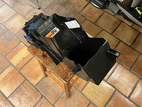 35023-1552 Kawasaki 2001 Zrx 1200 Rear Fender Tray Battery Box Used