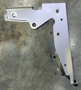 97050435504 Oem 10-15 Porsche Panamera 970 Front Left Fender Forward Mount Support