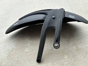 7682j Puig - Rear Tire Hugger Matte Black