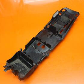 3111-41g00 Suzuki 2005 2006 Gsxr 1000 Oem Rear Back Tail Undertail Battery Tray Plastic