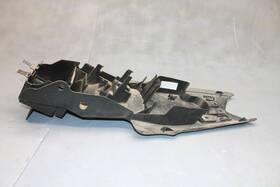 63110-18g00-291 Suzuki 2004 Gsxr1000 Rear Back Tail Undertail Battery Tray Plastic Oem