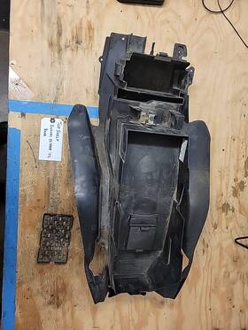 63111-06g00 Suzuki Vstrom 1000 02-12 Oem Inner Rear Back Tail Undertail Battery Tray Plastic 63111-06g00 Suzuki Vstrom 1000 02-12 Oem Inner Rear Back Tail Undertail Battery Tray Plastic