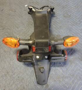 63113-17k00 Suzuki Gsxr 1000 2017 Oem Rear Fender Assy With Turn Signals - Mile Take Off