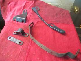 Triumph F6915 650 Rear Mudguard Bridge Bracket Clip Backing Plate 1970 T120 Tr6 054126