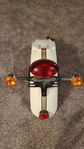 T2309419-nw Triumph Bonneville T100 White And Gold Rear Fender Mud Guard