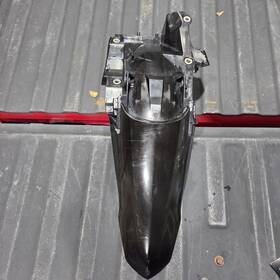 Ya04890 Ufo Black Rear Fender 23-25 Yzf