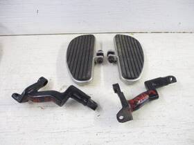 5246161-067 Victory 02 Deluxe Cruiser 92ci Rear Foot Boards And Mounts
