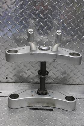7811374 Victory 2001 V92c Front Forks Clamp Upper Lower Triple Tree With Risers