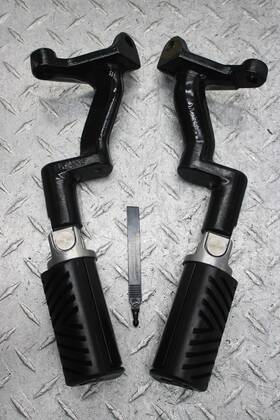 7811380 Victory 2001 V92c Rear Foot Peg Set