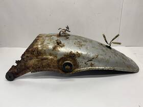 1e6-21610-01-20 Yamaha 1978 Xt500 Rear Fender Rusty Original Crystal Silver Oem Xt 500 Ahmra