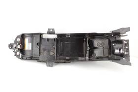 1rc-8212b-00-00 Yamaha 2016 Fz09 Oem Rear Back Tail Undertail Battery Tray Plastic
