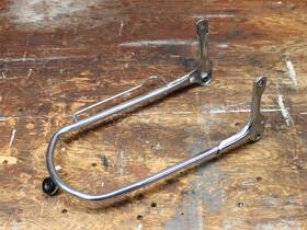 214-21512-00-93 Yamaha Front Fender Mounting Bracket Dt1 Dt2 Dt3 Rt1 Rt2 Rt3