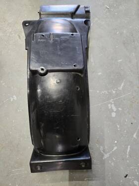 29l-21629-01-00 Yamaha 1984 1985 Rz350 Rear Fender Mud Guard