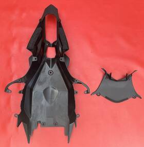 2cr-21611-01-00 Yamaha 2024 Yzf R1 Oem Fender Rear Under Belly Battery Tray