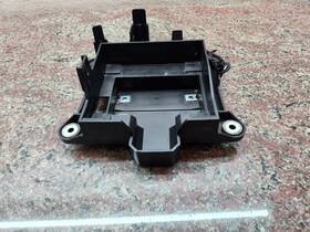 2cr-8212c-00 Yamaha 2015-2025 Yzf-r1 R1m R1s Battery Tray Box Rear Sub Tail Oem