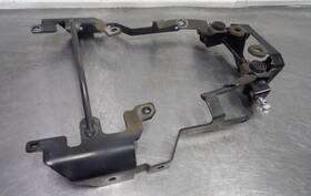 3c3-21617-00-00 Yamaha 06-15 Fz1 Rear Fender Support Bracket