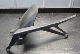 B7n-21650-01-00 Yamaha 21-24 Mt-09 Mt09 Rear Back Wheel Tire Hugger Fender Chain Guard 22 23