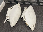 2002-2004 Honda CRF450R Rear Side Panel Plastics Set White. Fixed Price $25.00.